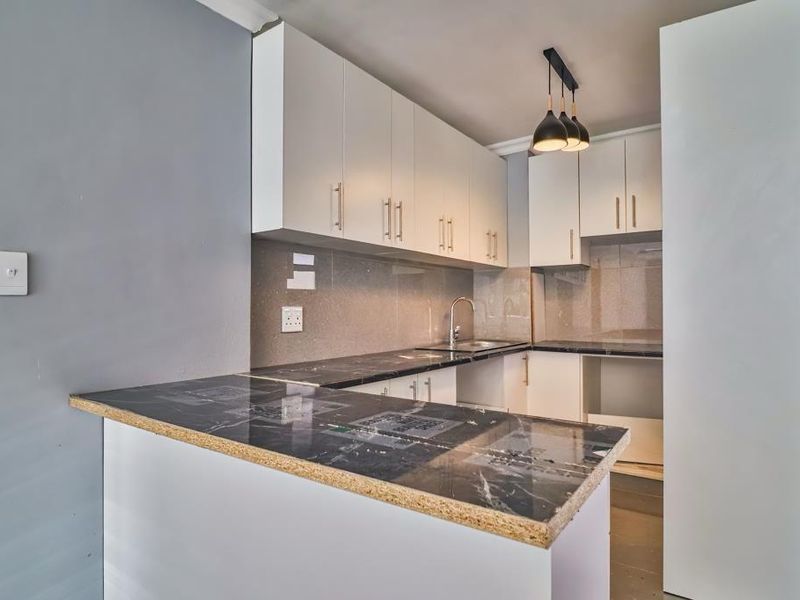 2 Bedrooms, 2 Bathrooms Apartment For Sale In Essenwood, Durban - Photo 2