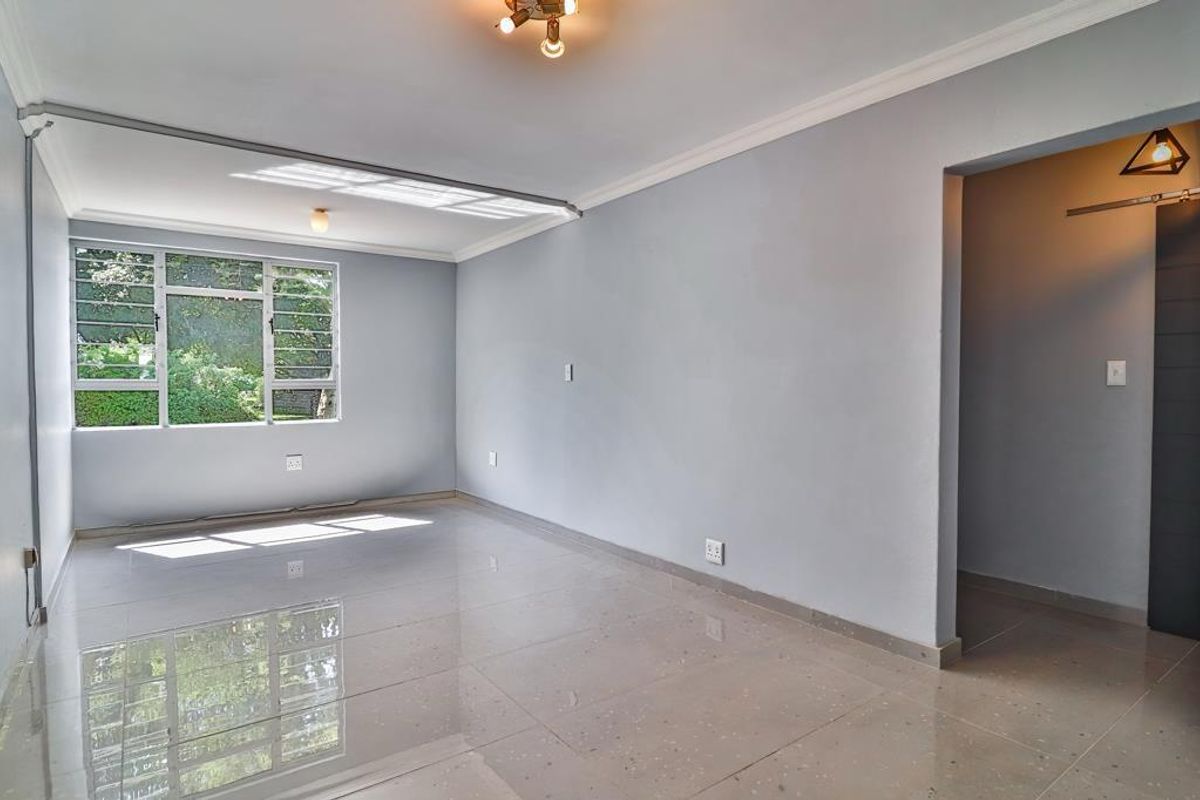 2 Bedrooms, 2 Bathrooms Apartment For Sale In Essenwood, Durban - Photo 5