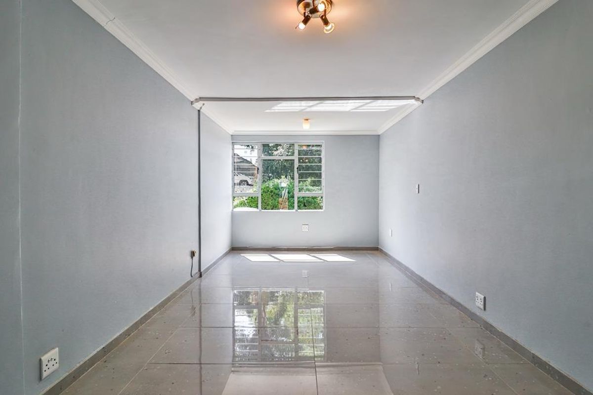 2 Bedrooms, 2 Bathrooms Apartment For Sale In Essenwood, Durban - Photo 4