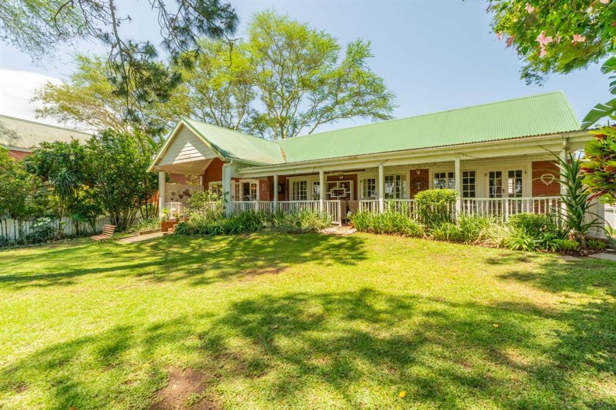 Mount Edgecombe Estate One  -"Old School Charm" - Single Storey 3 Bedroom Home for Rent for a short term (6 months) - ideal for a small family in transit or renovating  - Photo 2