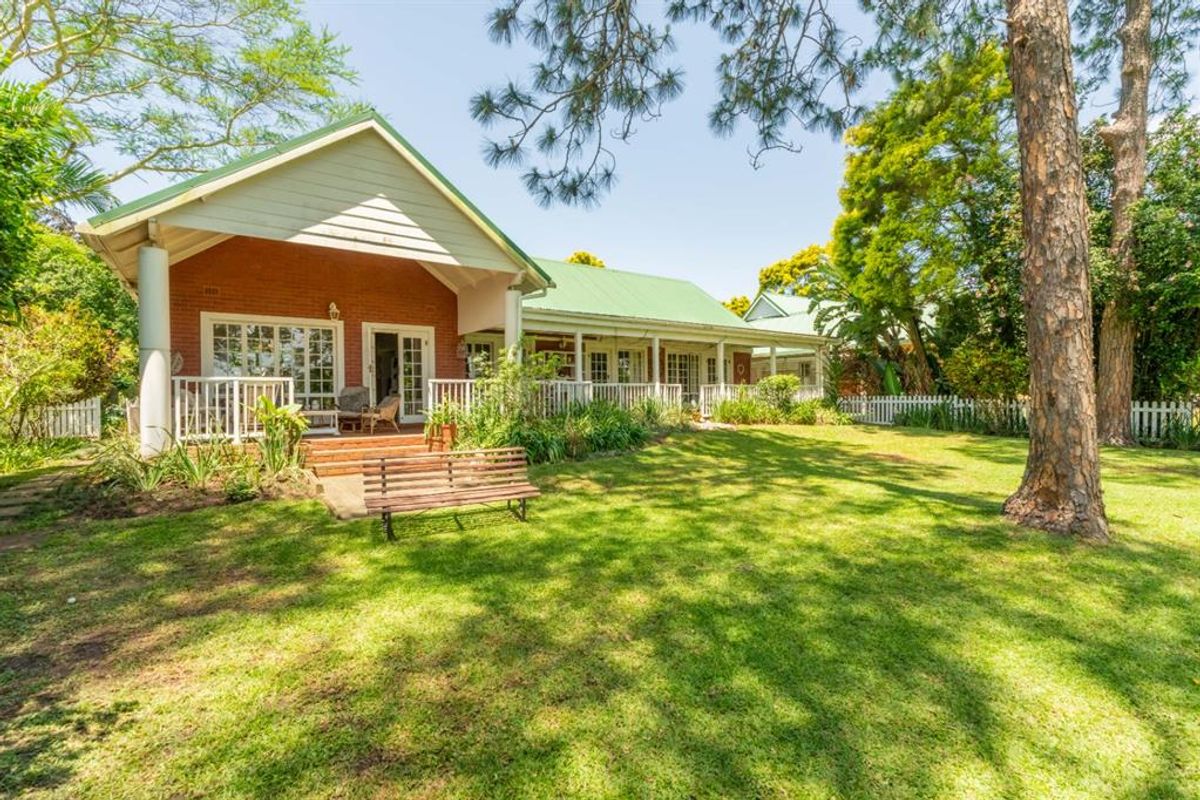Mount Edgecombe Estate One  -"Old School Charm" - Single Storey 3 Bedroom Home for Rent for a short term (6 months) - ideal for a small family in transit or renovating  - Photo 4
