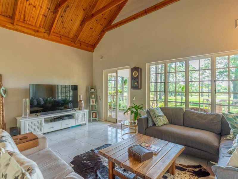 Mount Edgecombe Estate One  -"Old School Charm" - Single Storey 3 Bedroom Home for Rent for a short term (6 months) - ideal for a small family in transit or renovating  - Photo 9