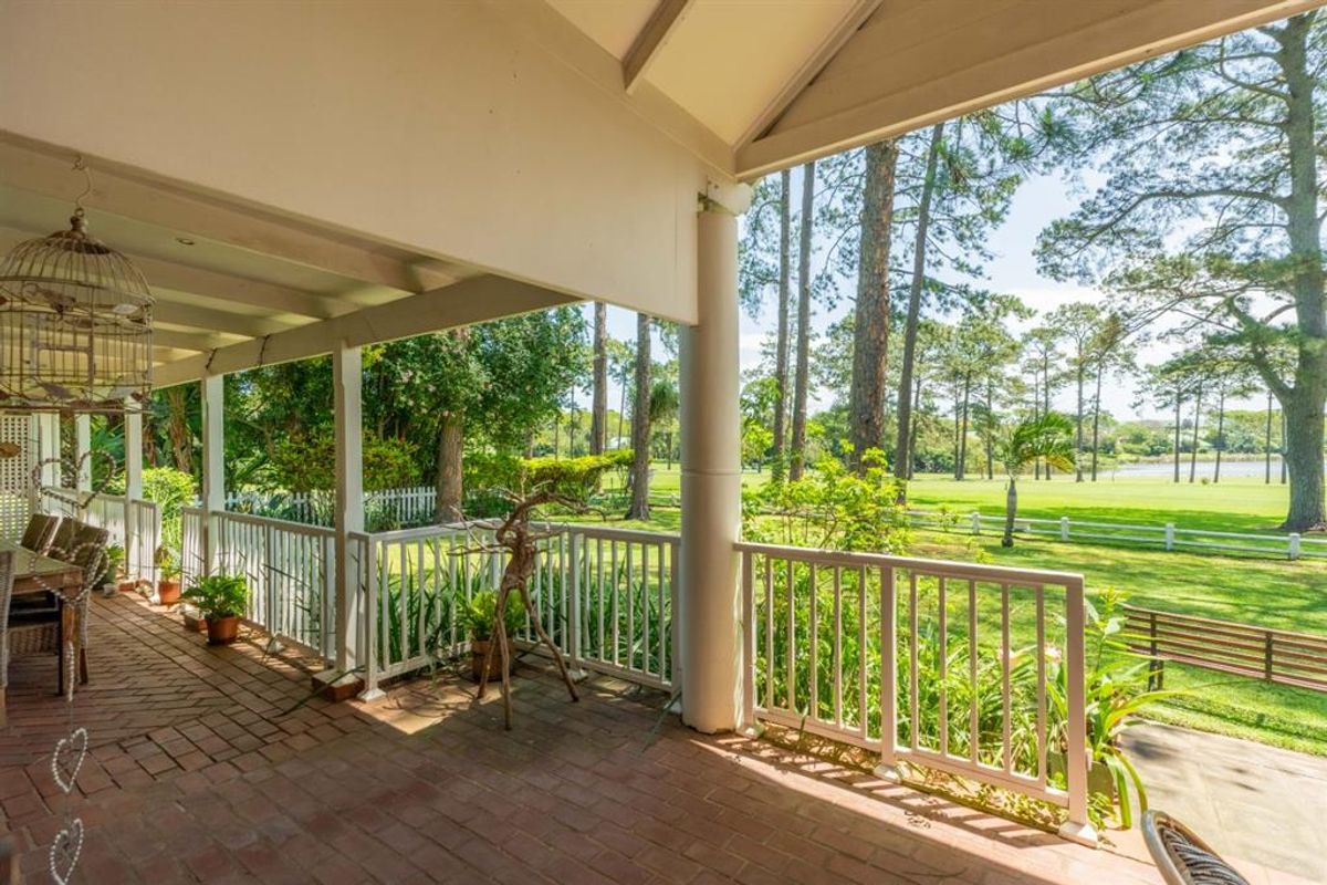 Mount Edgecombe Estate One  -"Old School Charm" - Single Storey 3 Bedroom Home for Rent for a short term (6 months) - ideal for a small family in transit or renovating  - Photo 5