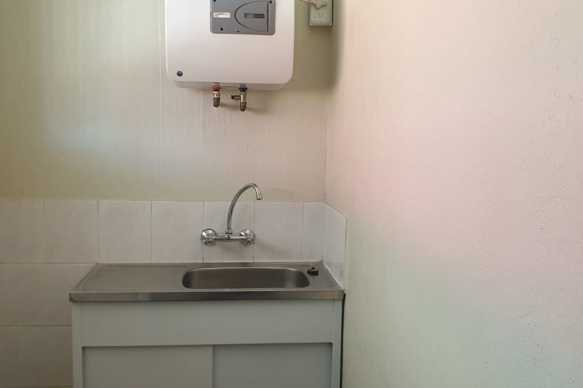 Office / Shop space on Monument Road To Rent - Photo 4