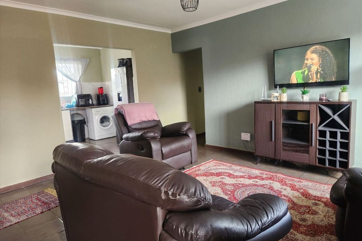 WOW WOW WOW – Dream Simplex in Serene Surrounds - Photo 2