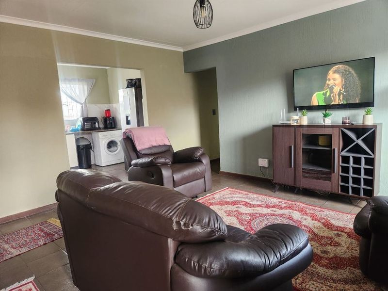 WOW WOW WOW – Dream Simplex in Serene Surrounds - Photo 2