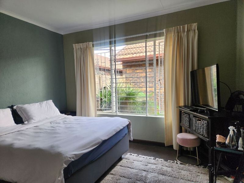 WOW WOW WOW – Dream Simplex in Serene Surrounds - Photo 7