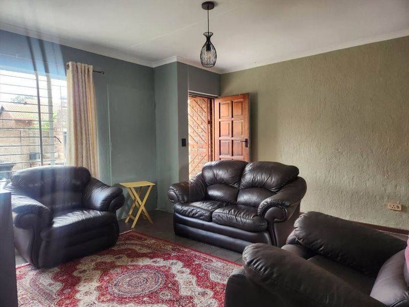 WOW WOW WOW – Dream Simplex in Serene Surrounds - Photo 3
