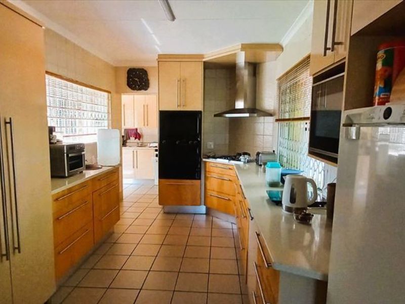 A Home Larger Than Large - Photo 4