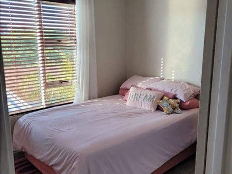 Very Large Duplex Unit – Almost a House! - Photo 10