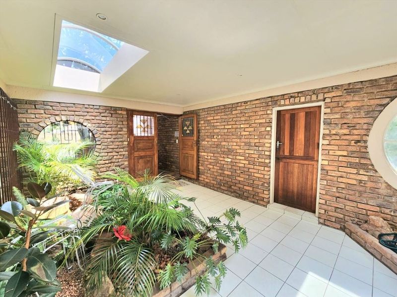 An Absolute Dream Home - Photo 2