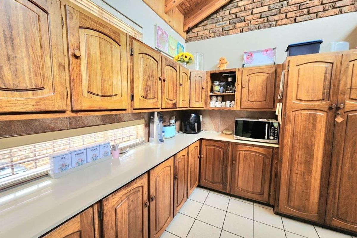 An Absolute Dream Home - Photo 5