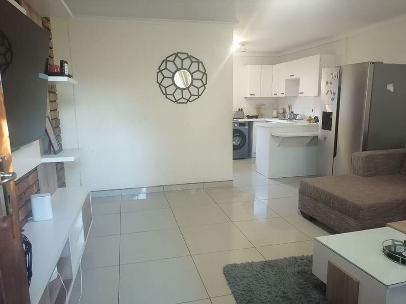 Lovely Sunny Simplex – Secure & Low Maintenance - Photo 4