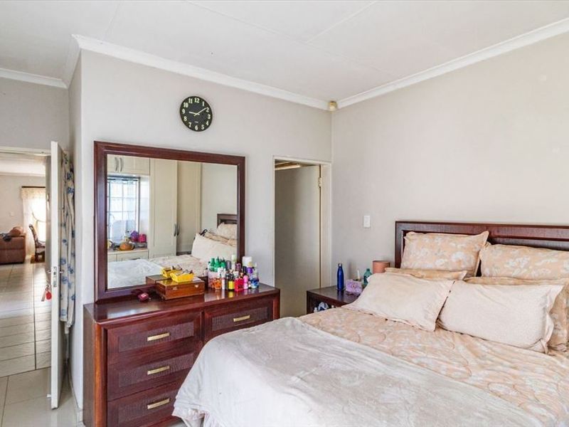 The Perfect Starter Home - Photo 9