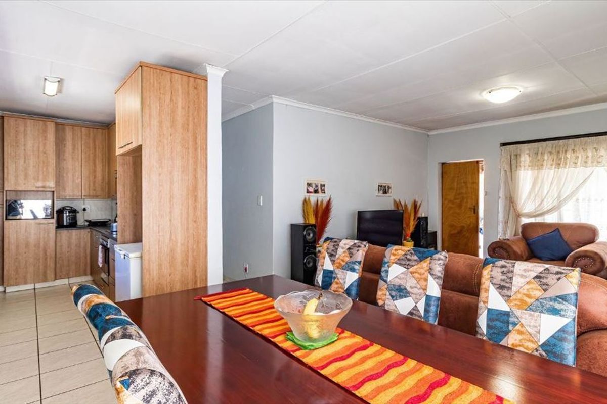 The Perfect Starter Home - Photo 4