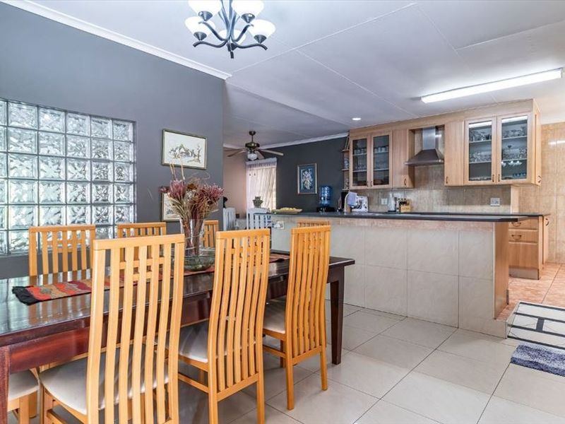 An Exceptional Family Dream Home - Photo 3