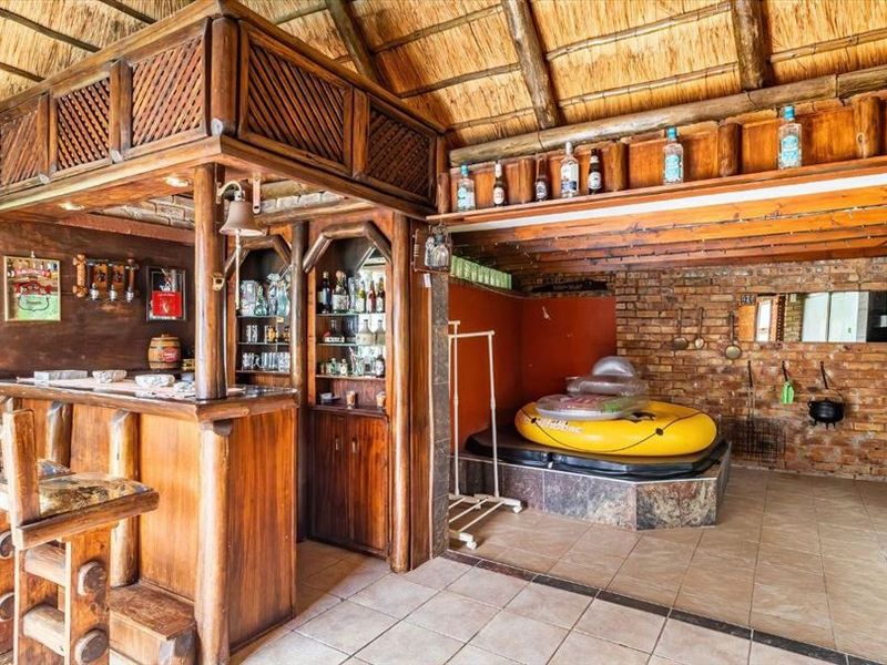 An Exceptional Family Dream Home - Photo 10