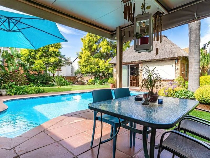 An Exceptional Family Dream Home - Photo 9