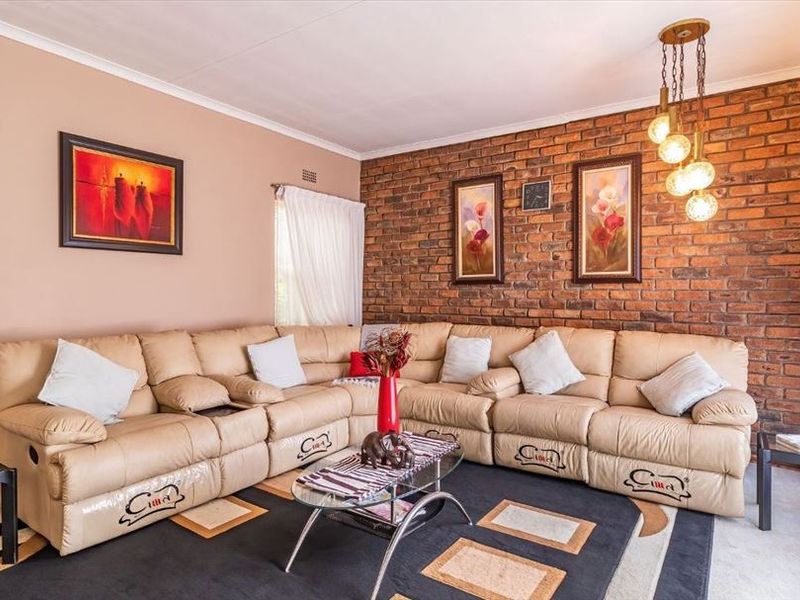 An Exceptional Family Dream Home - Photo 5