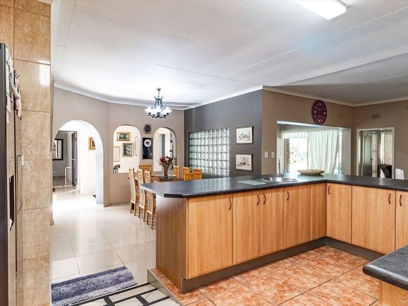 An Exceptional Family Dream Home - Photo 2