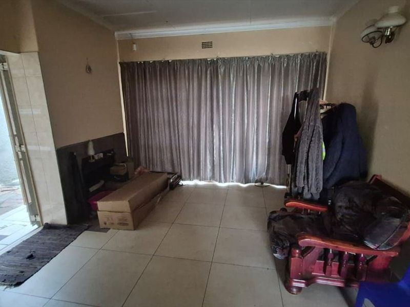 A Clean-Cut Family Gem - Photo 8