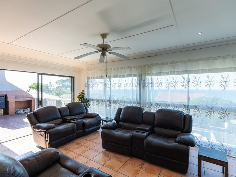 3 Living Spaces On One Property Near The Beach - Photo 8