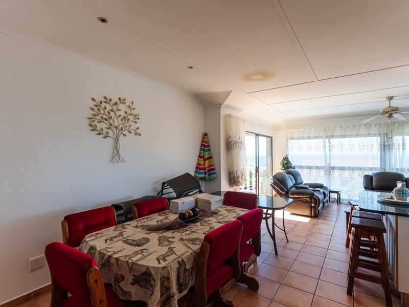 3 Living Spaces On One Property Near The Beach - Photo 6