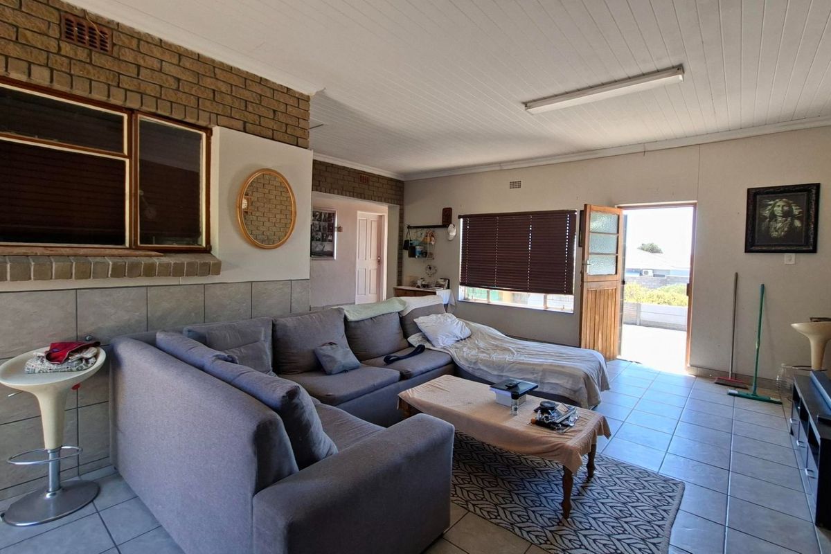 4 Bedroom 3 Bathroom Home - Sandy Point - St Helena Bay - Photo 4