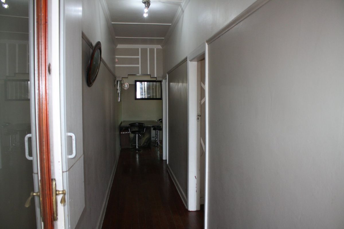 Charming 3-bedroom semi-detached house with a flatlet (granny flat) - Photo 3