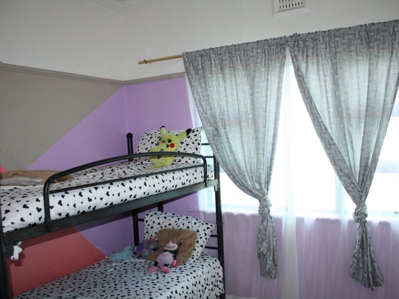 Charming 3-bedroom semi-detached house with a flatlet (granny flat) - Photo 8