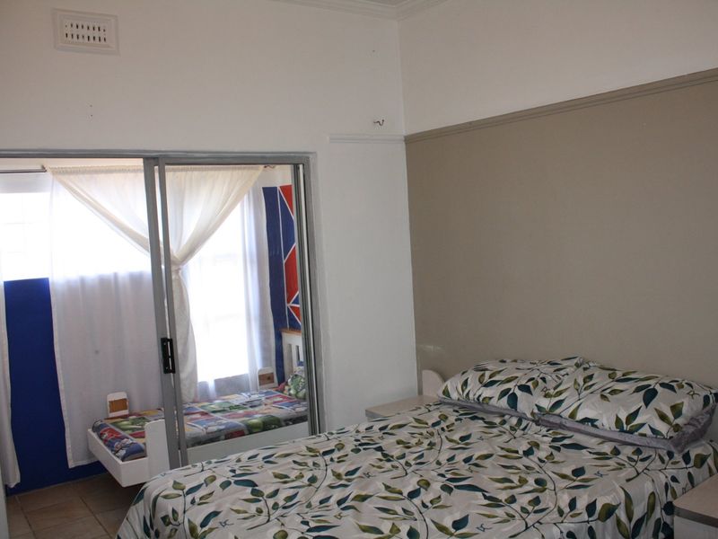 Charming 3-bedroom semi-detached house with a flatlet (granny flat) - Photo 6