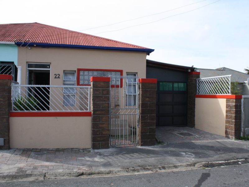 Charming 3-bedroom semi-detached house with a flatlet (granny flat) - Photo 2