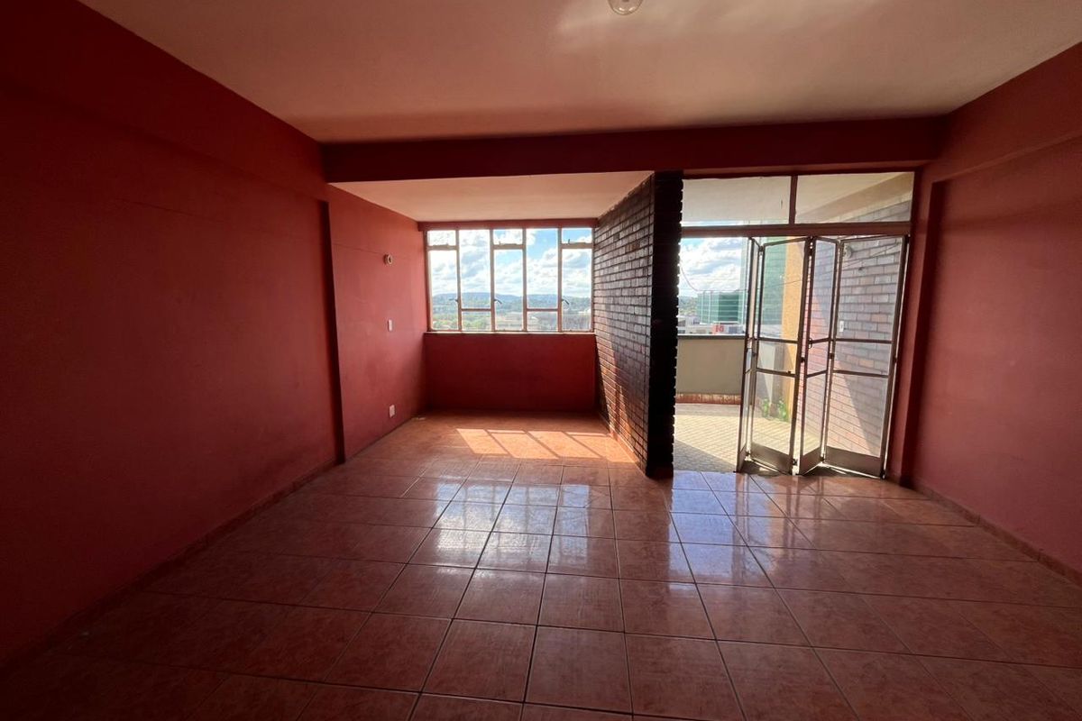 Bachelor Flat for Sale in Pretoria Central - Photo 5