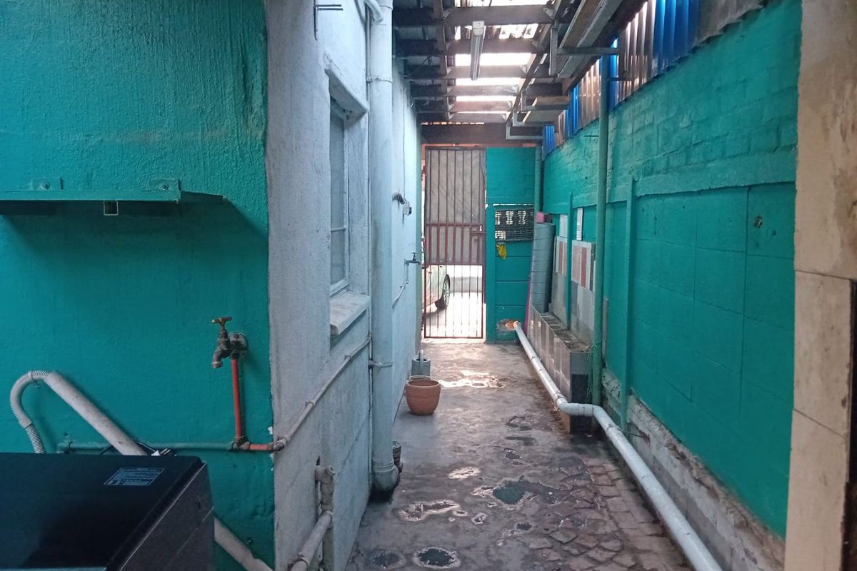 Charming 3-Bedroom Family Home in Beacon Valley  - Photo 5