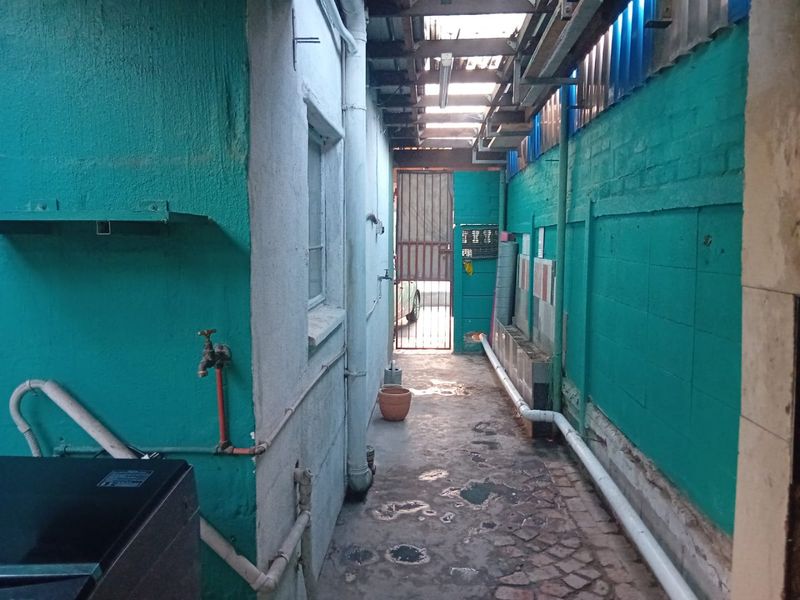 Charming 3-Bedroom Family Home in Beacon Valley  - Photo 5