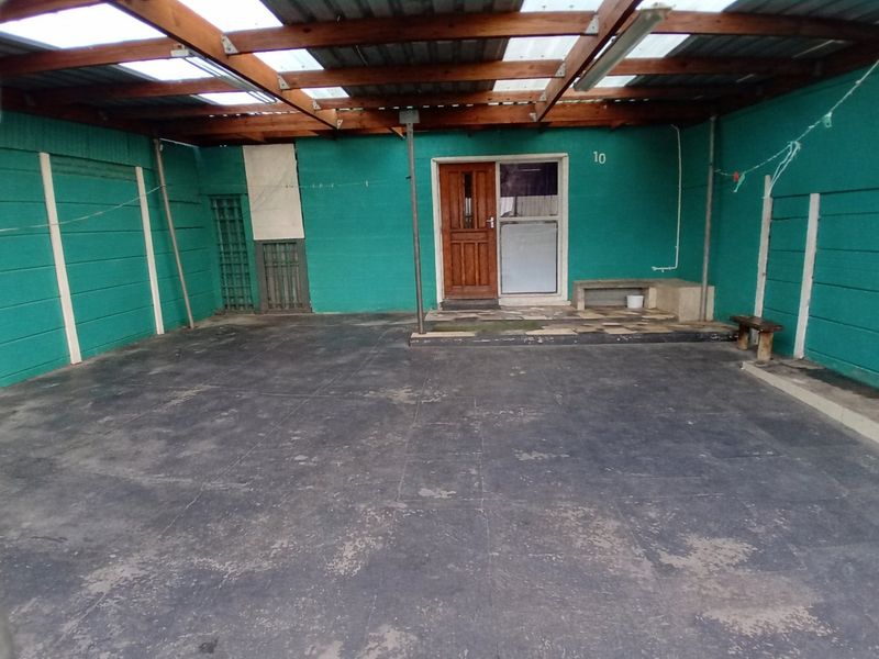 Charming 3-Bedroom Family Home in Beacon Valley  - Photo 2