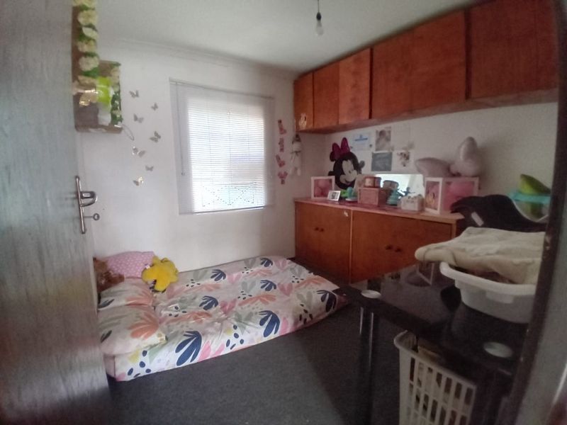 Charming 3-Bedroom Family Home in Beacon Valley  - Photo 10