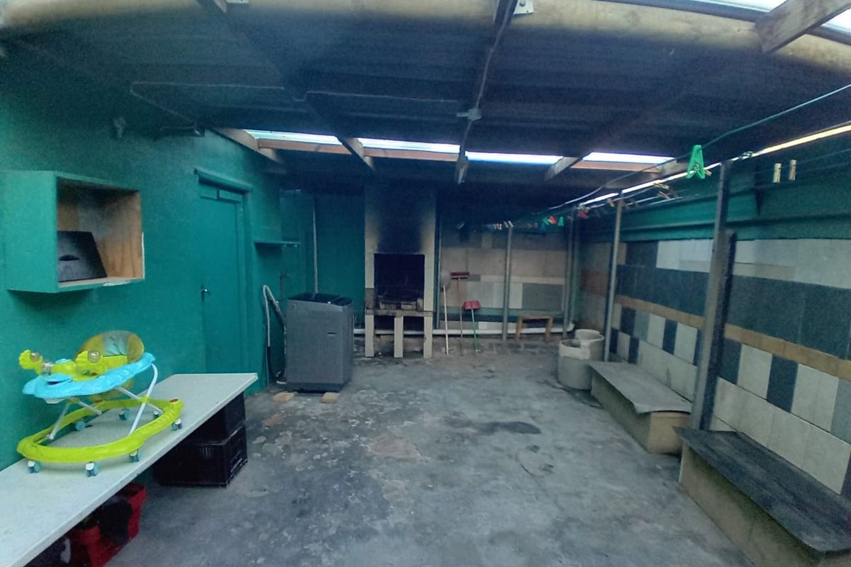 Charming 3-Bedroom Family Home in Beacon Valley  - Photo 4