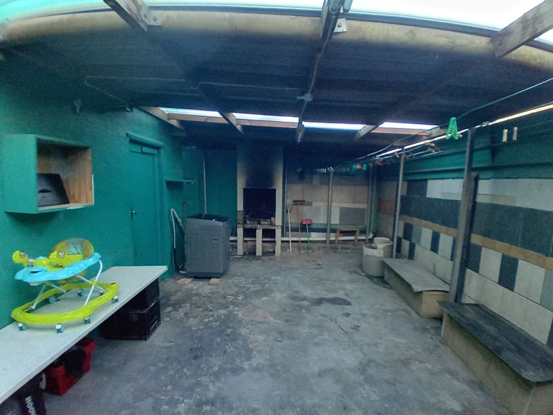 Charming 3-Bedroom Family Home in Beacon Valley  - Photo 4