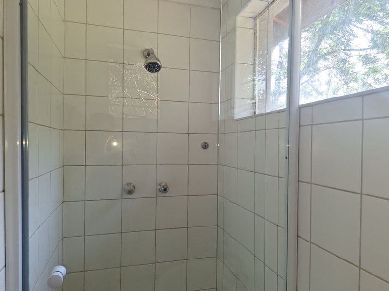 Spacious 2 Bedroom, Going for a Steal in Beautiful Sundowner - Photo 6