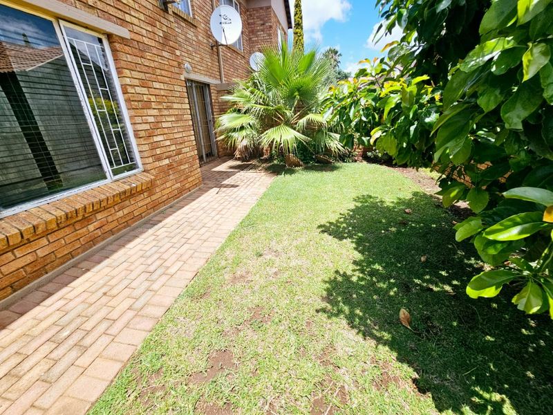 A Lovely 2 bedroom 2 bathroom ground floor unit for rent in Heuwelsig - Photo 4