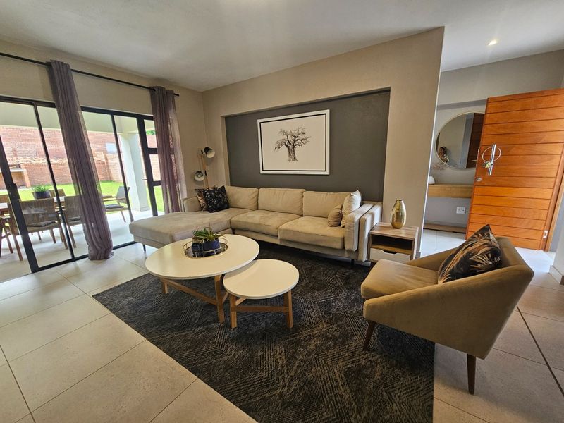 Stunning New Home In A new Development in Belladonna  - Photo 5