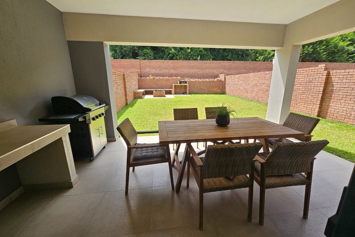 Stunning New Home In A new Development in Belladonna  - Photo 4