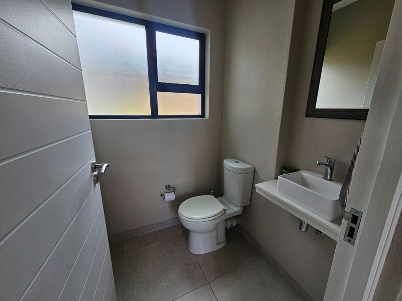 Stunning New Home In A new Development in Belladonna  - Photo 6