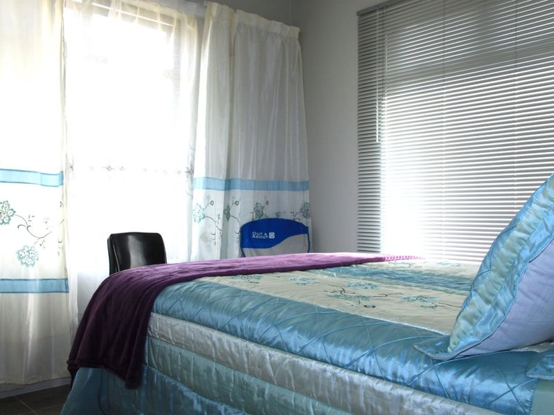 Coastal Home in Kidds Beach with Garden Charm - Photo 7