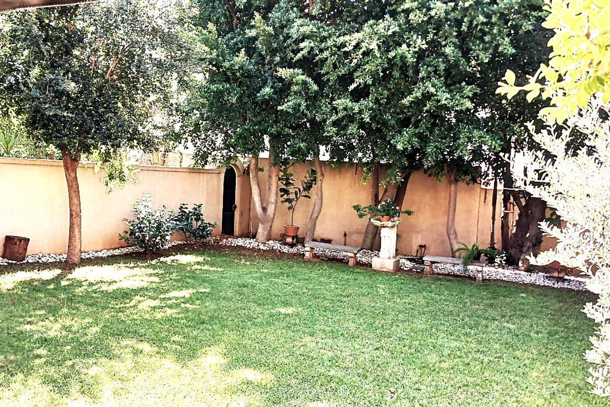 Stylish 4-Bedroom North facing Duplex for Rent in Prime Location - Photo 2