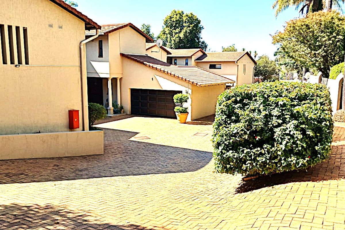 Stylish 4-Bedroom North facing Duplex for Rent in Prime Location - Photo 3