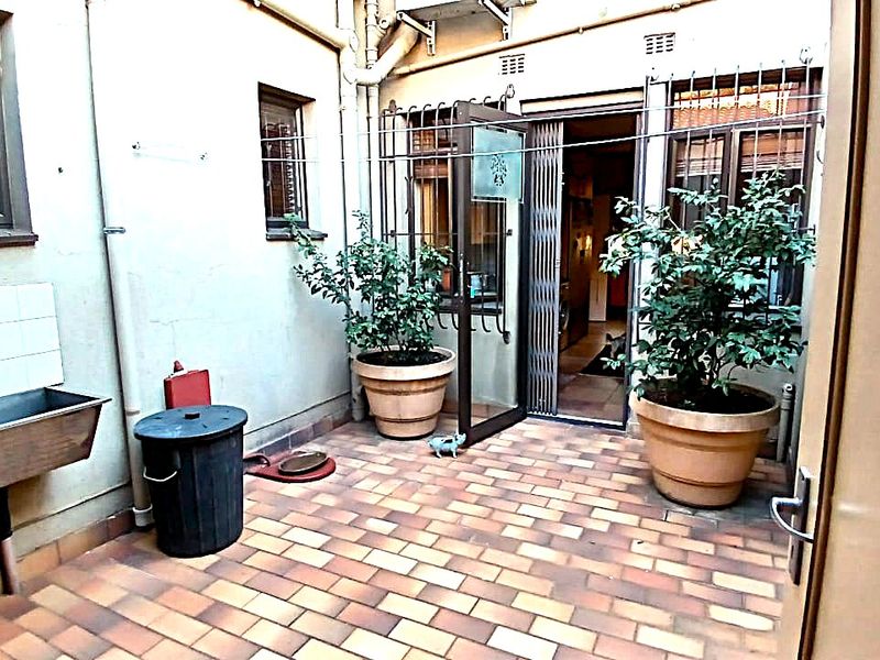 Stylish 4-Bedroom North facing Duplex for Rent in Prime Location - Photo 9