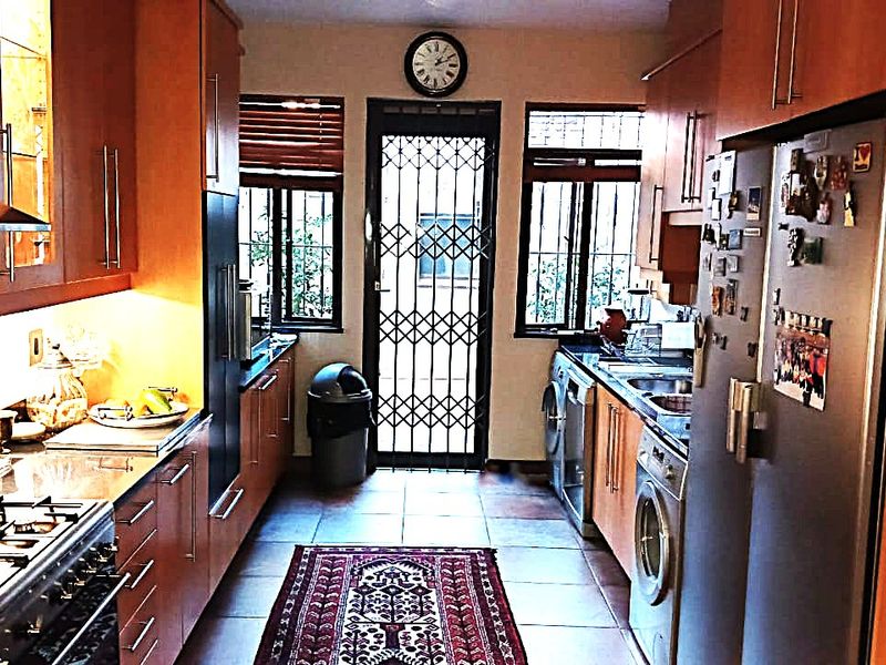 Stylish 4-Bedroom North facing Duplex for Rent in Prime Location - Photo 8