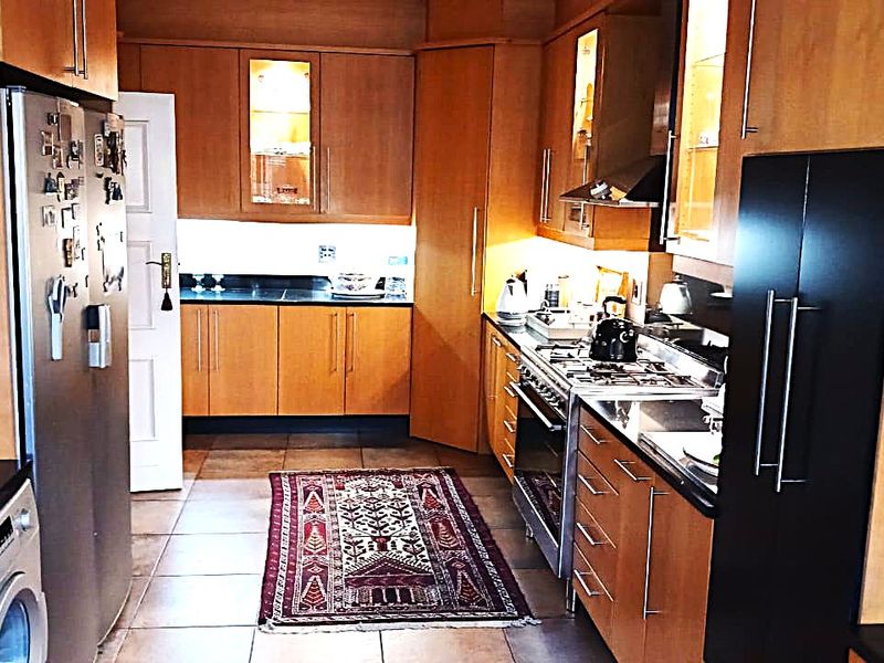 Stylish 4-Bedroom North facing Duplex for Rent in Prime Location - Photo 7